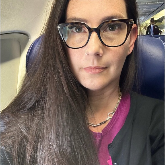 Meet your Posher, Elizabeth - Picture 2 of 2